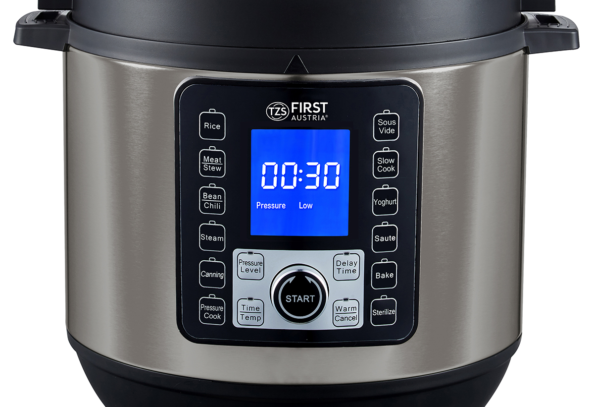 Ο βραστήρας τοποθετημένος σε μια κουζίνα.